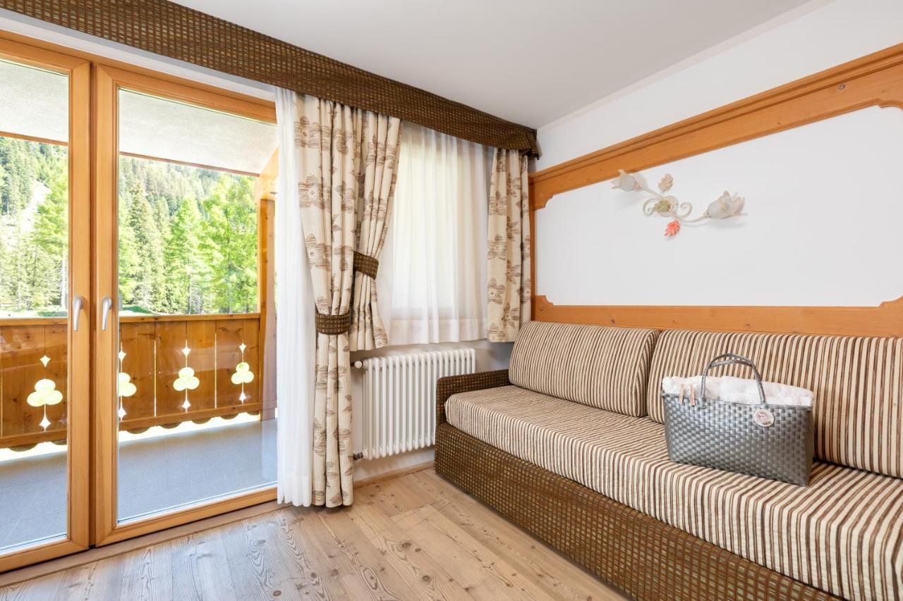 Wellness Hotel Lupo Bianco Canazei Esterno foto
