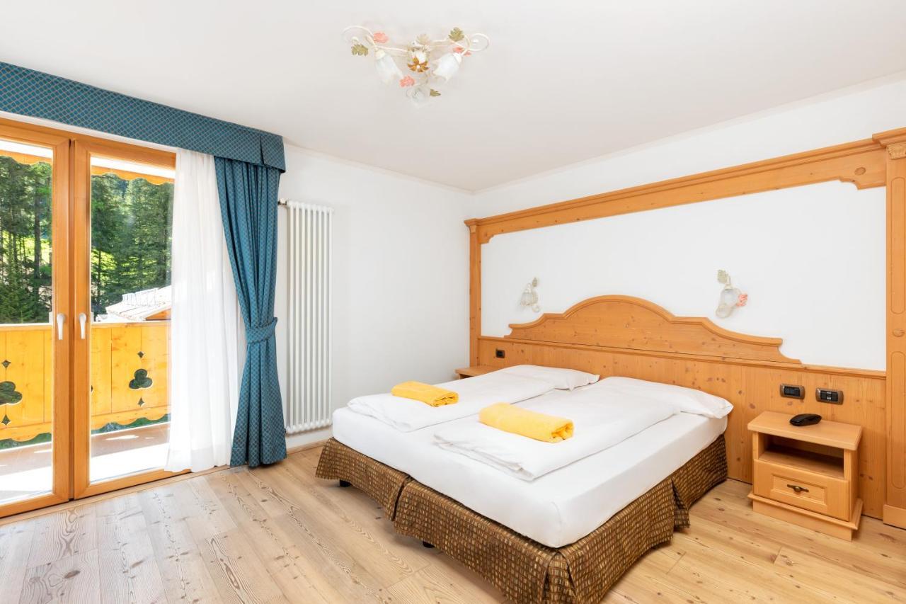 Wellness Hotel Lupo Bianco Canazei Esterno foto