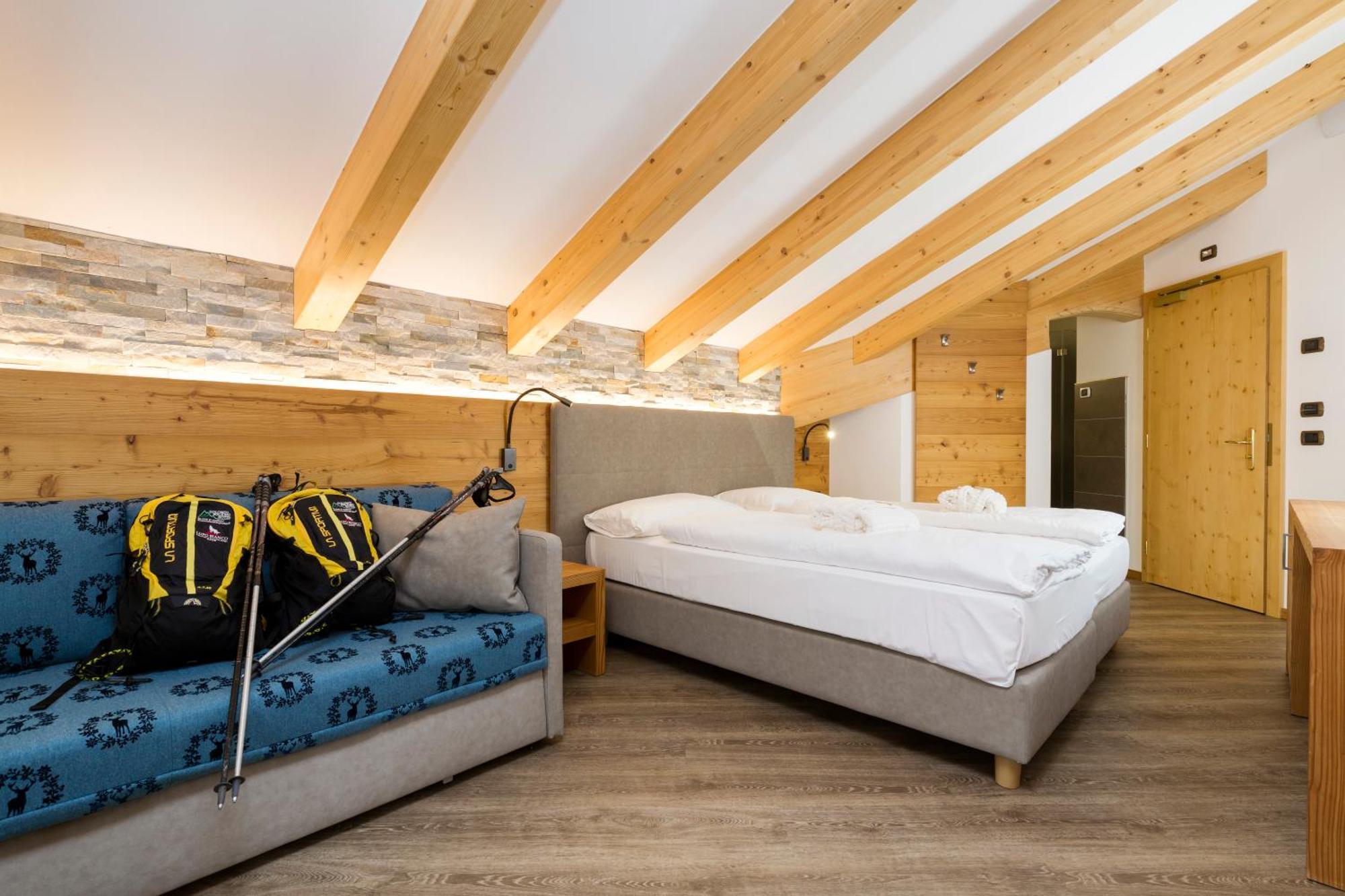 Wellness Hotel Lupo Bianco Canazei Esterno foto