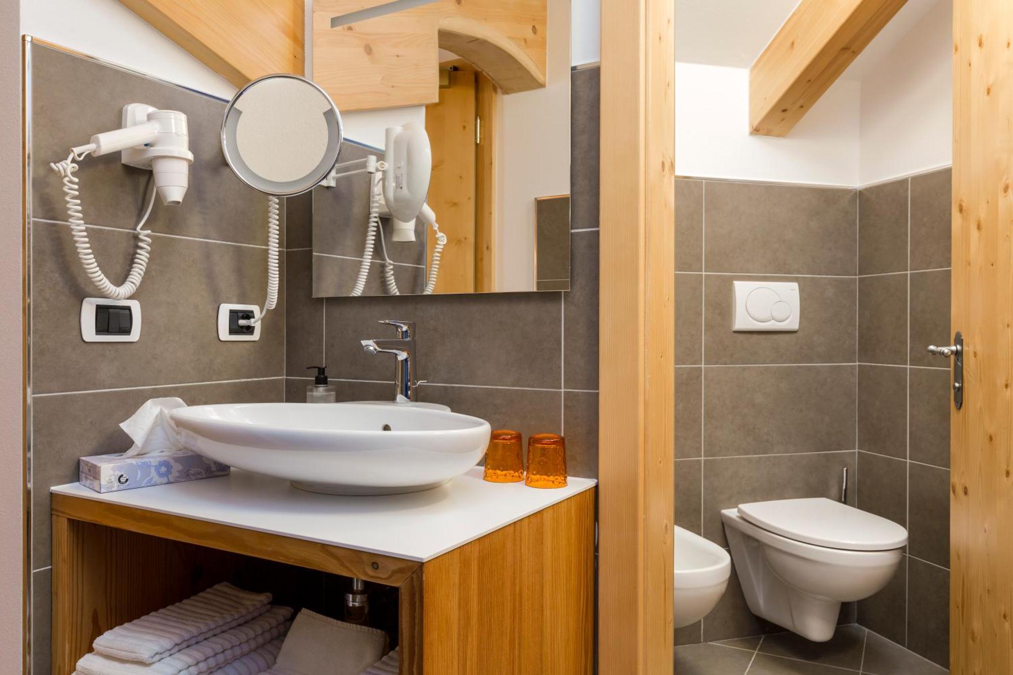 Wellness Hotel Lupo Bianco Canazei Esterno foto