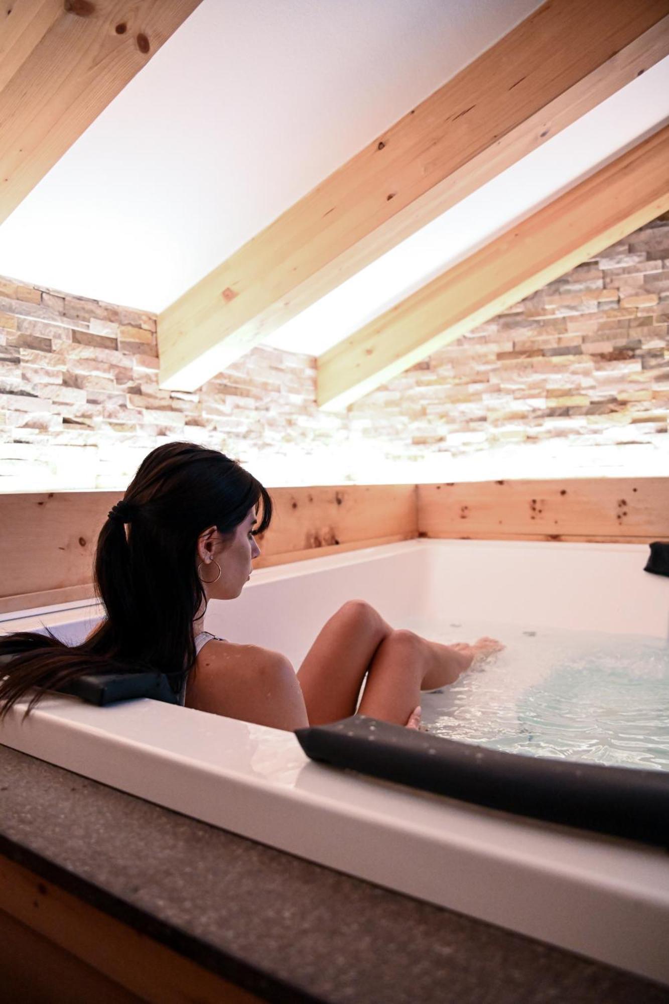 Wellness Hotel Lupo Bianco Canazei Esterno foto