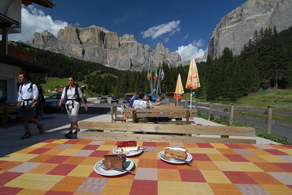 Wellness Hotel Lupo Bianco Canazei Esterno foto