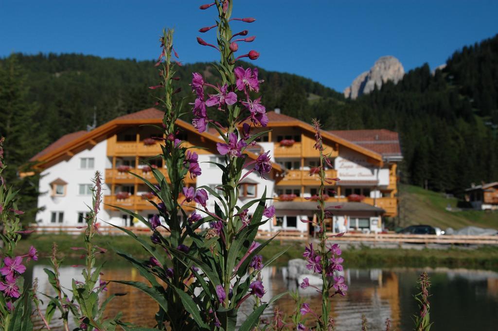 Wellness Hotel Lupo Bianco Canazei Esterno foto
