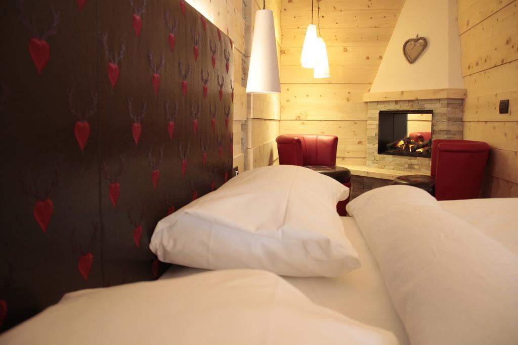 Wellness Hotel Lupo Bianco Canazei Esterno foto